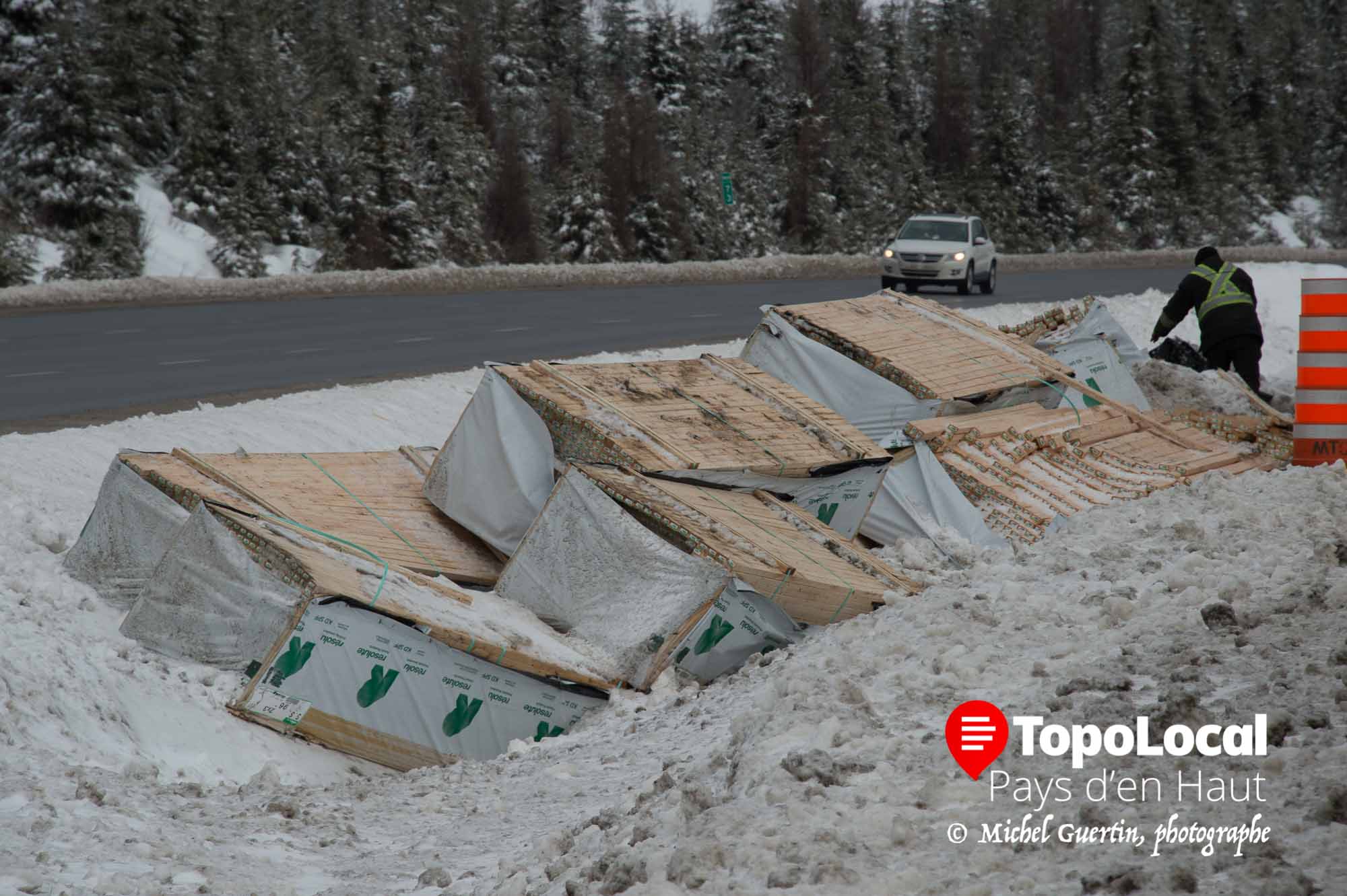 20160217-sainte-adele-accident-autoroute-deversement-cargaison-8