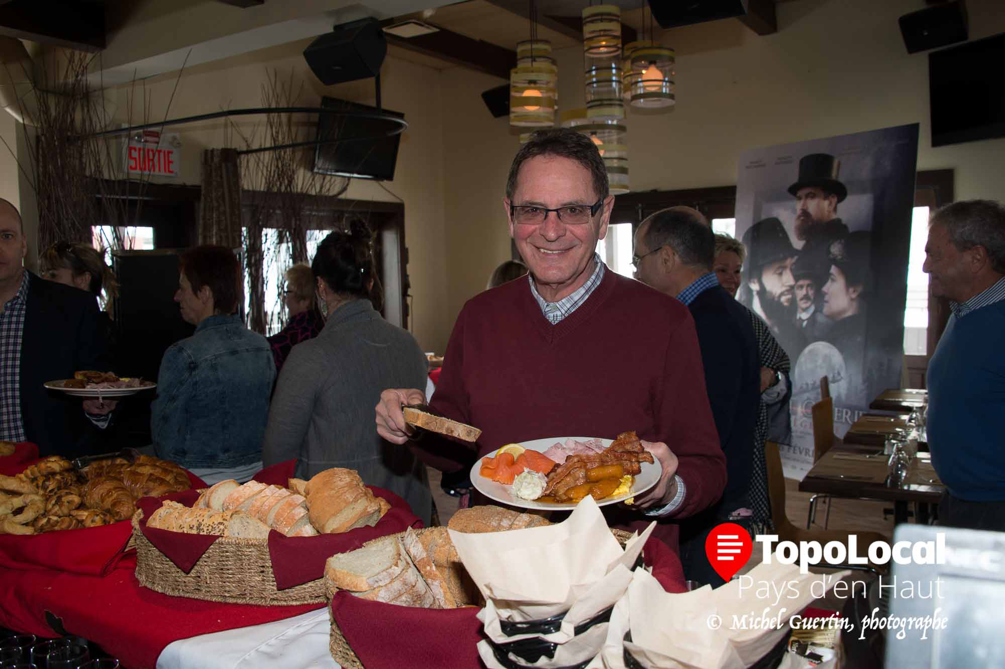 André Mousseau du restaurant Luau a apprécié de changer de menu pour cette première en venant visiter son ami Louis Desjardins.