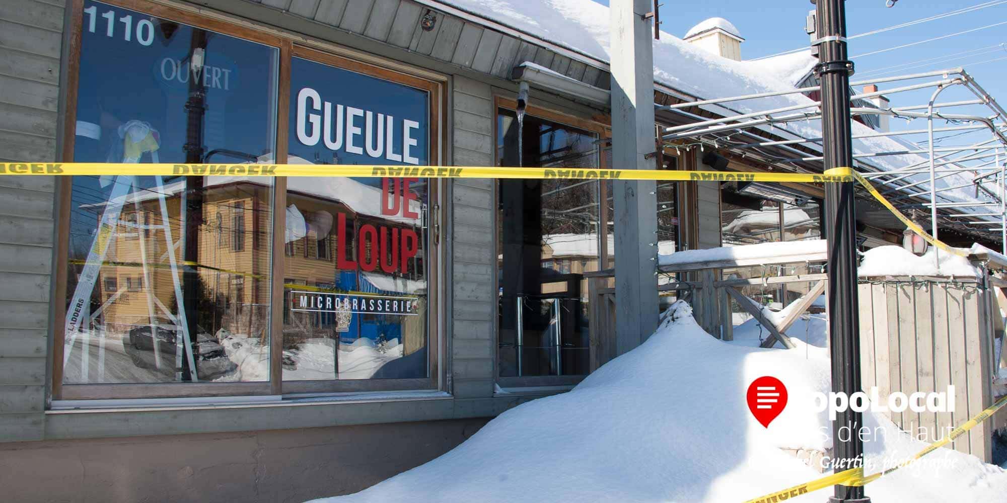 Pour faire suite à notre reportage sur le feu à la microbrasserie Geule de Loup le 13 février dernier, on peut remarquer que moins d'une semaine après ce fâcheux incident, tout était mis en oeuvre pour nettoyer les dégas causés par l'incendie. Et c'est avec un grand plaisir que la propriétaire Karolyne Marsolais nous a annonçé qu'elle réouvrait le commerce ce prochain mardi , le 15 mars à 15:00 heures. Cependant, il est à remarquer que la cuisine ne sera pas encore fonctionnelle, seulement le côté bar sera en opération pour le moment. Alors amateurs de bonne bière, votre micro-brasserie de Sainte-Adèle sera enfin de nouveau en opération .