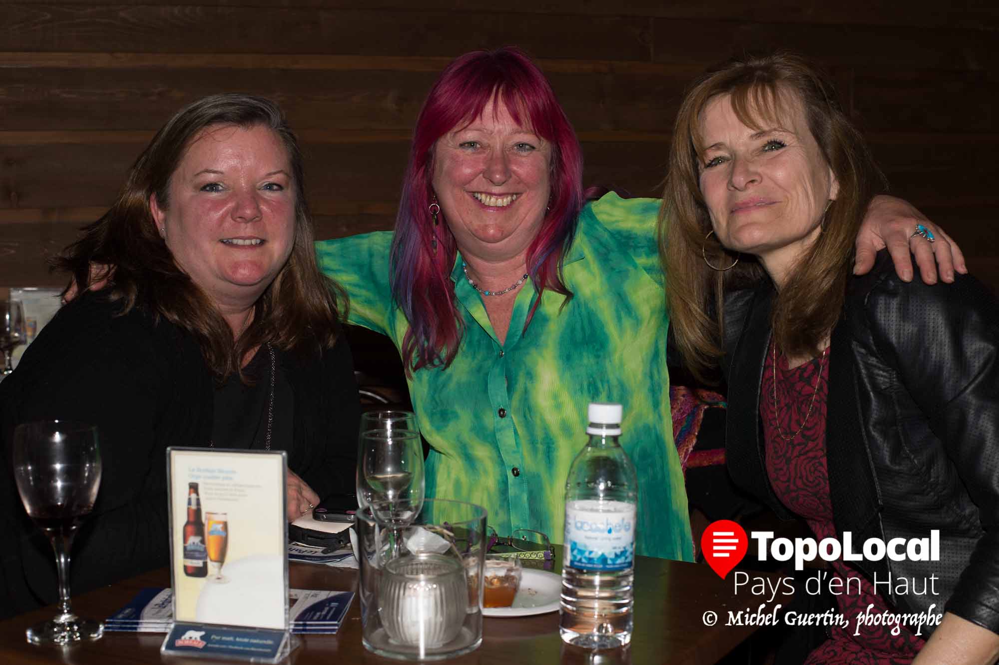 Nathalie Pinard, directrice de la billetterie au Patriote était accomagnée par deux personnes qui l'aideront dans sa tâche cette prochaine saison: Marie-Chantale Valade et Hélène Bélanger.