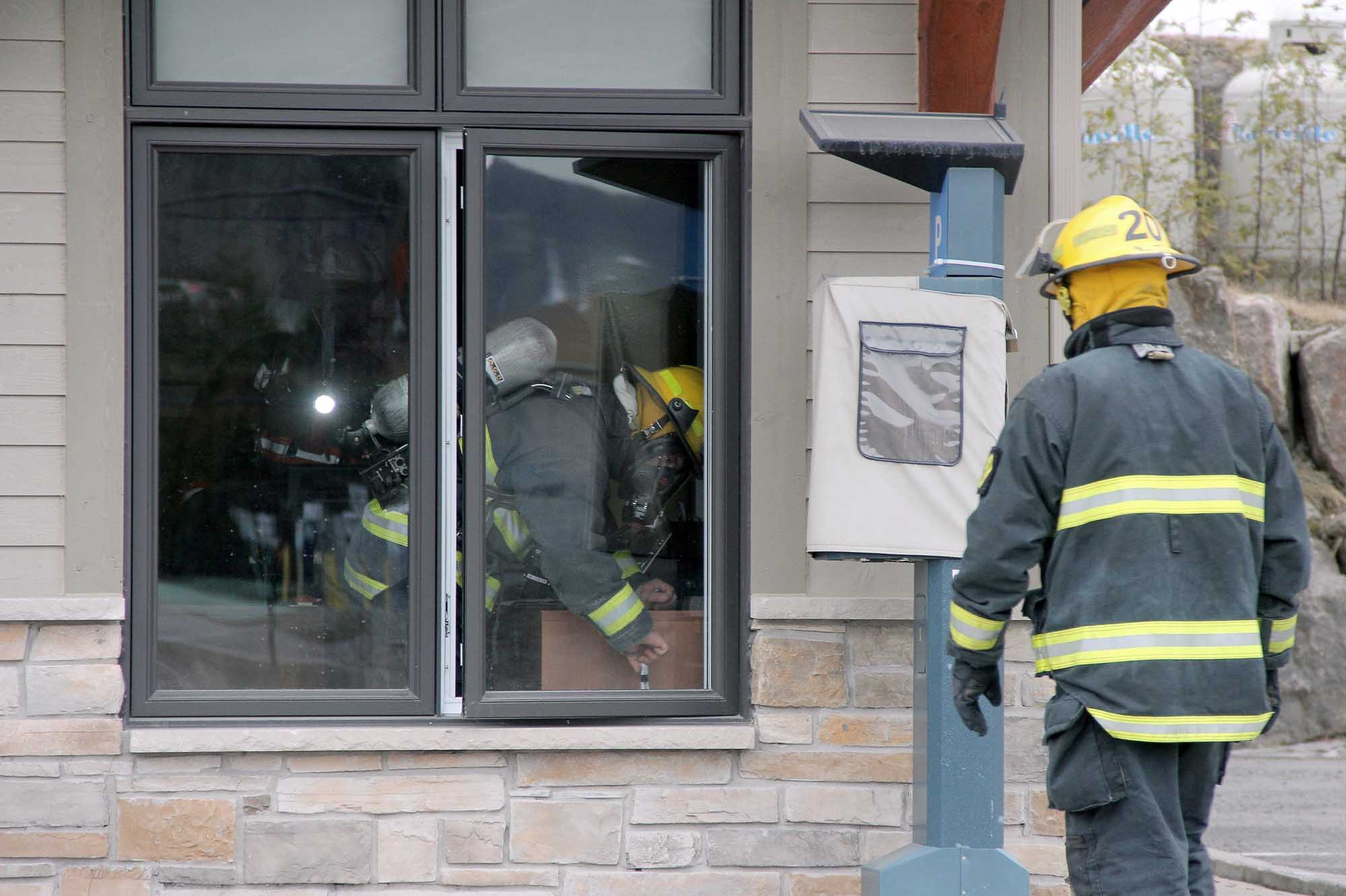 20160426-fumee-blanche-travaux-clsc-chemin-avila-saint-sauveur-2