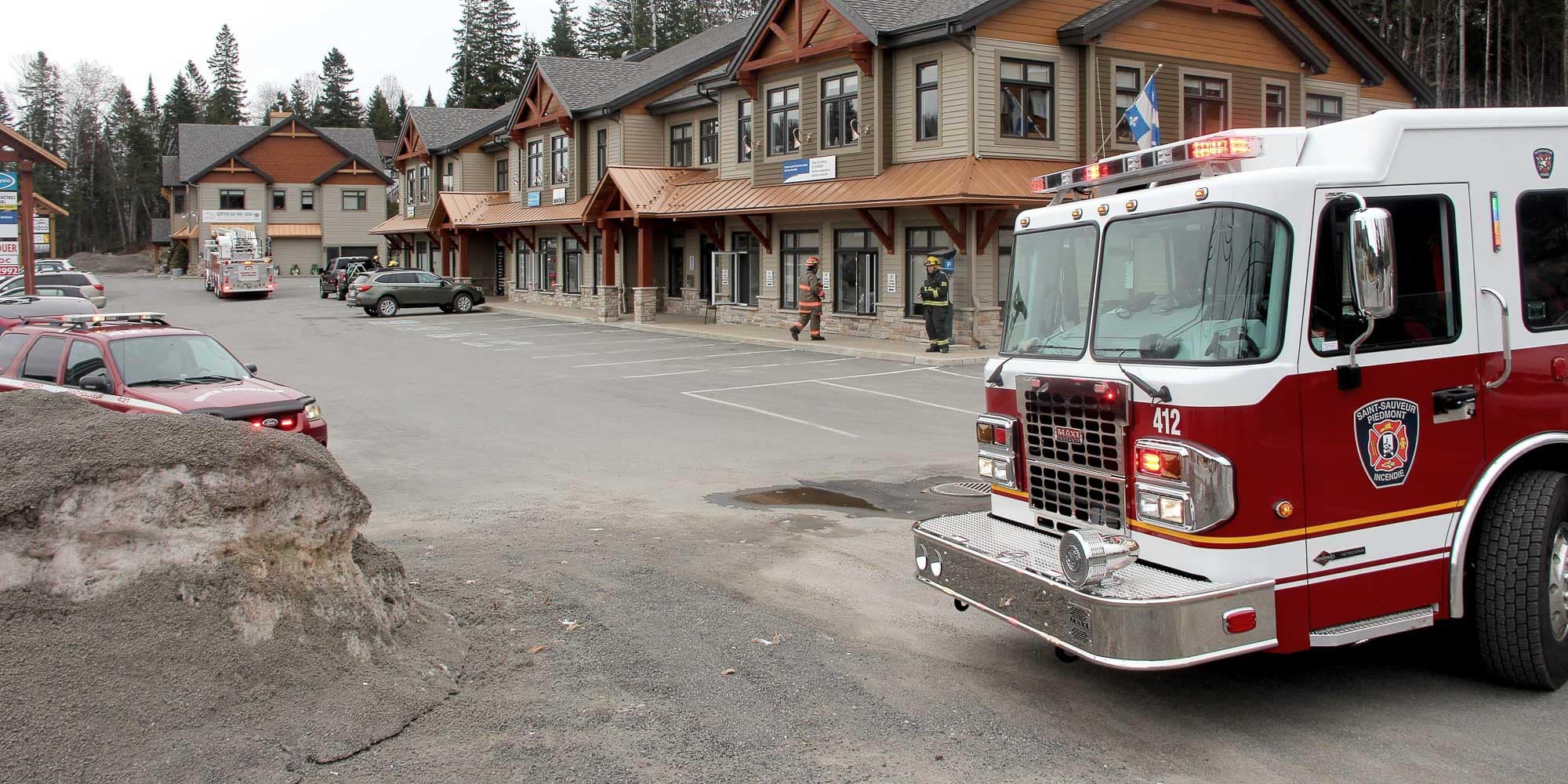 20160426-fumee-blanche-travaux-clsc-chemin-avila-saint-sauveur