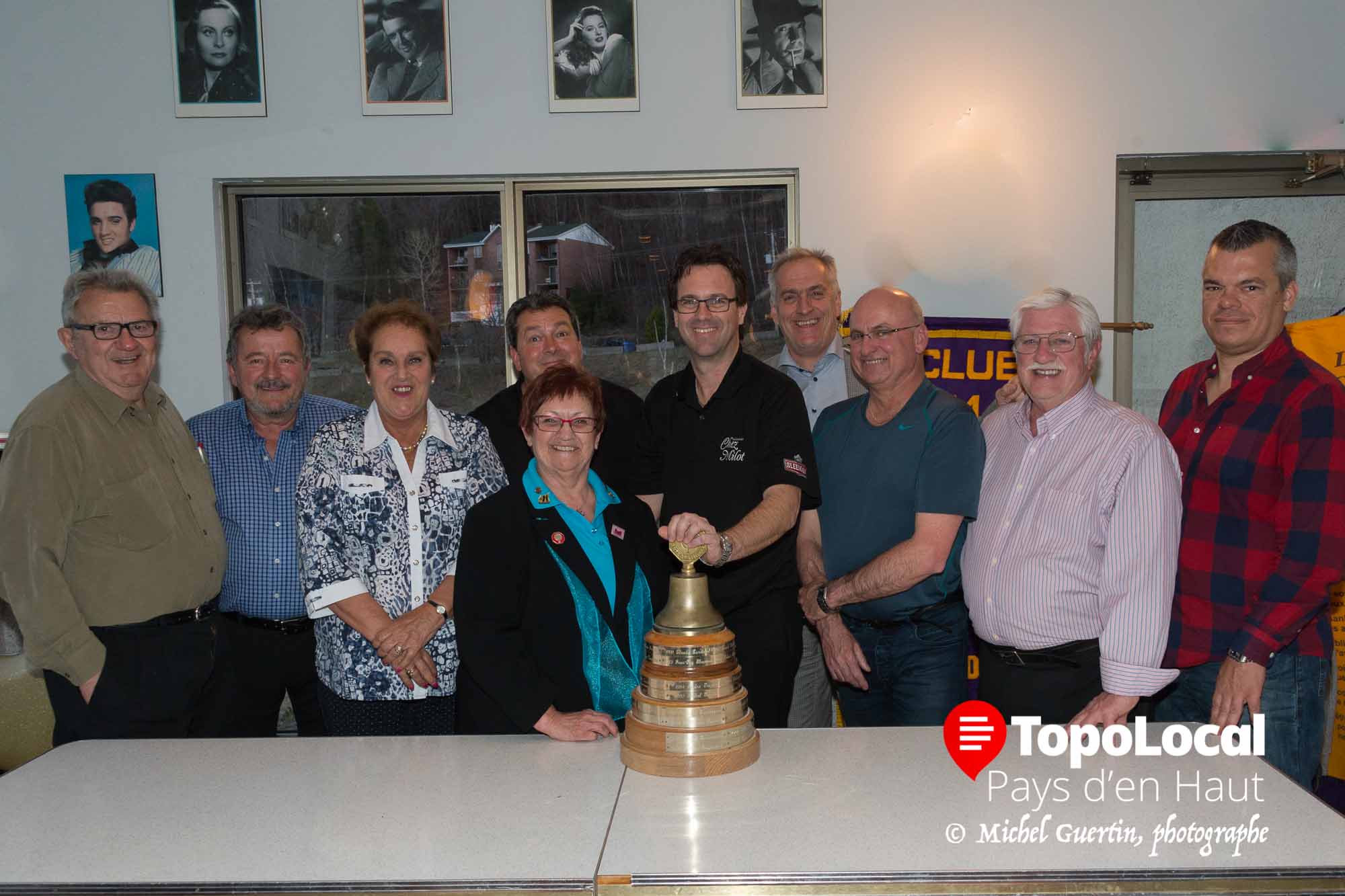 Dernièrement avait lieu l'assemblée générale annuelle du club optimiste de Sainte-Adèle où on a nommé le rpochain conmseil d'administration qui s'occupera des destinées du groupe à pertir du mois de septembre prochain. Le prochain président sera Éric Marin. Il est ici entouré des gens qui formeront son conseil. Il s'agit de Camil Labelle, Gilles Vincent ( ex-président), Élaine Desjardins, Gislaine Bougie ( Adjointe au gouverneur région Laurentides), Sylvain Guernon, Jean-Paul Sauriol, André Gagnon et Pascal Buda. Manquant sur la photo: Éliane Duchaîne, Éric Boisvert et Guy Joncas. Bonne chance à vo8us tous.