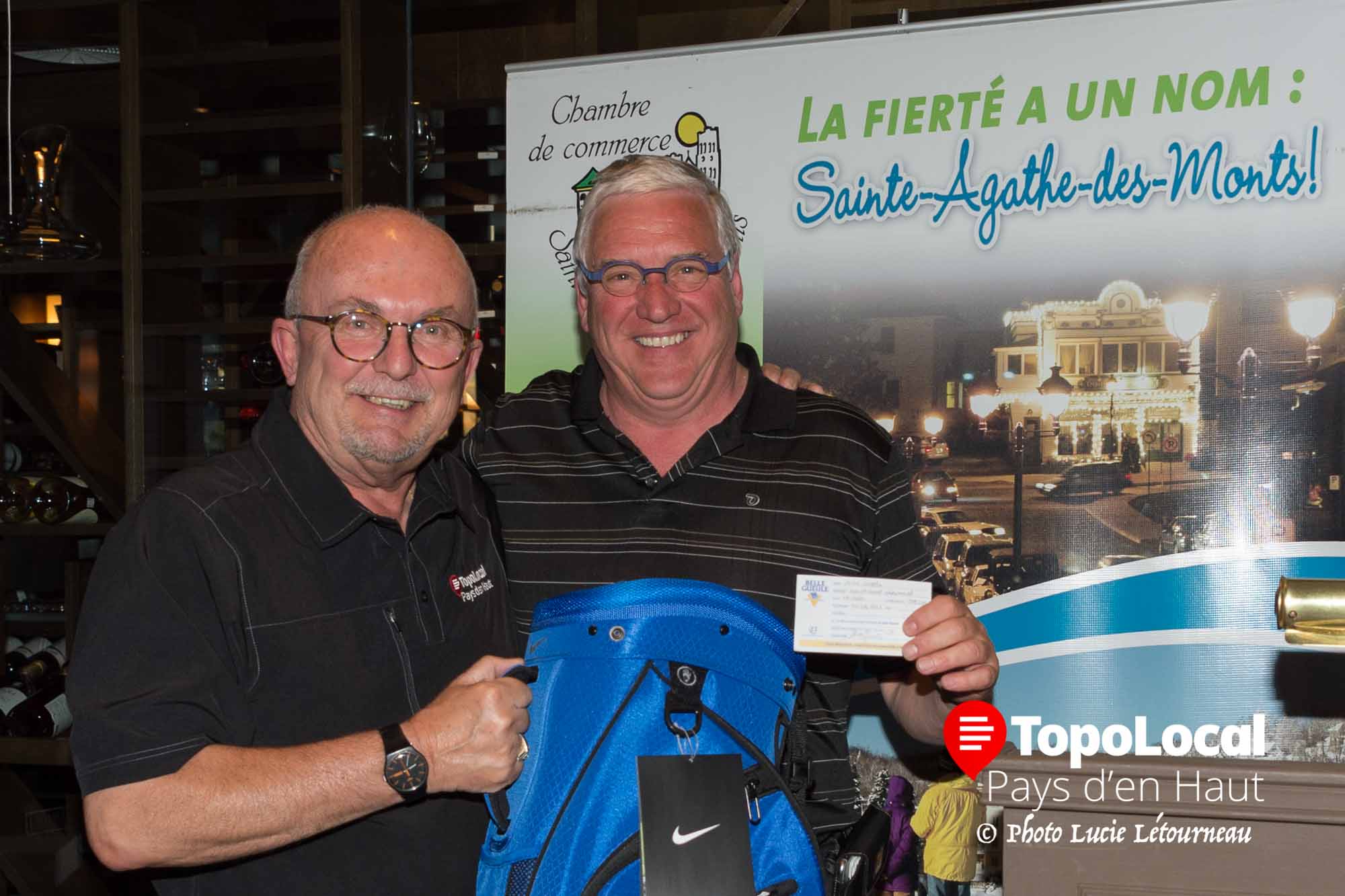 J'ai eu la chance de gagner un sac de golf offert par Jacques Dufresne propriétaire du Metro de Val-David. Ma compétence pour gagner ce prix fut de remplir un billet de participation et d'être chanceux...