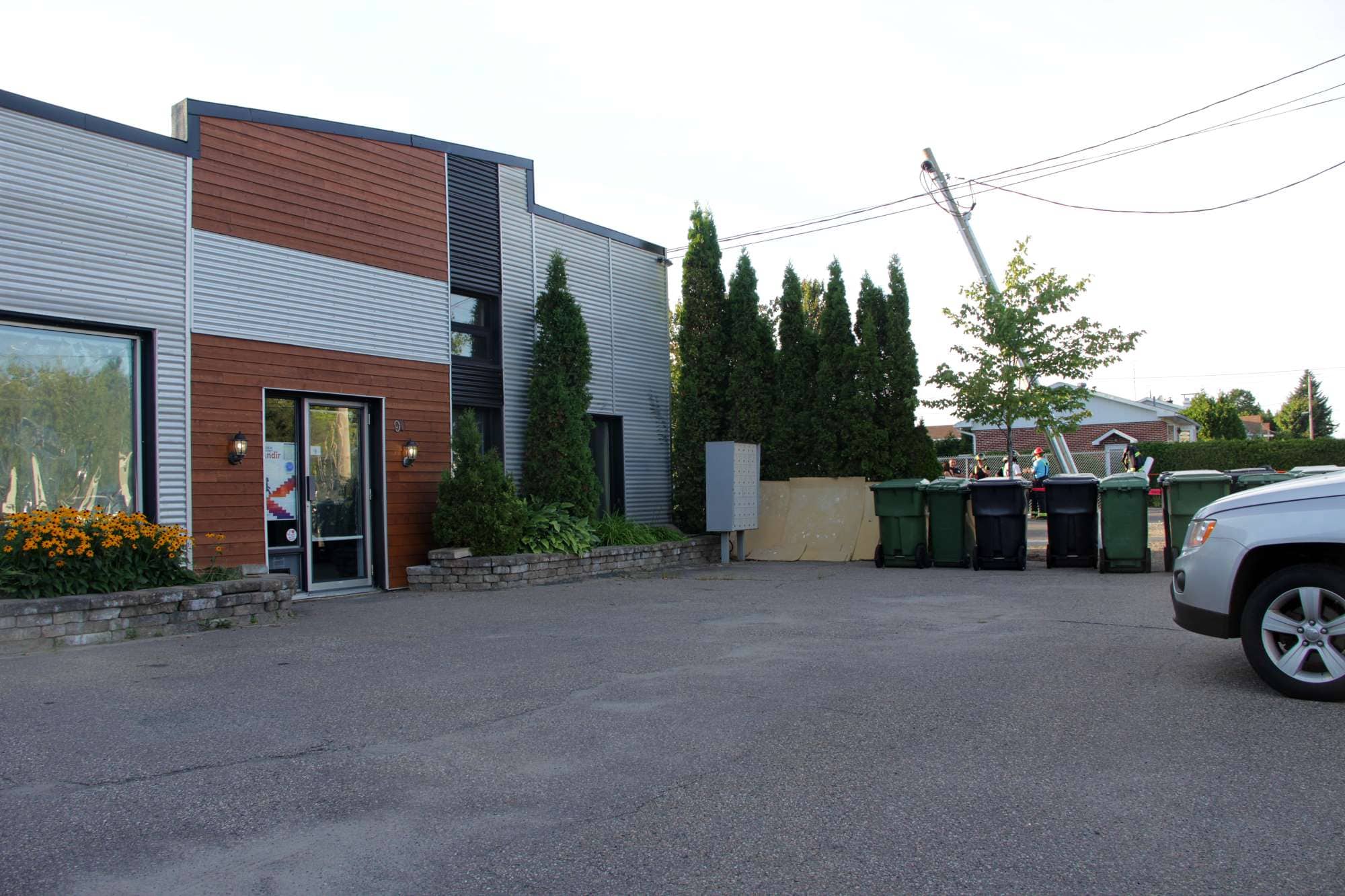 poteau-camion-benne-rue-demontigny