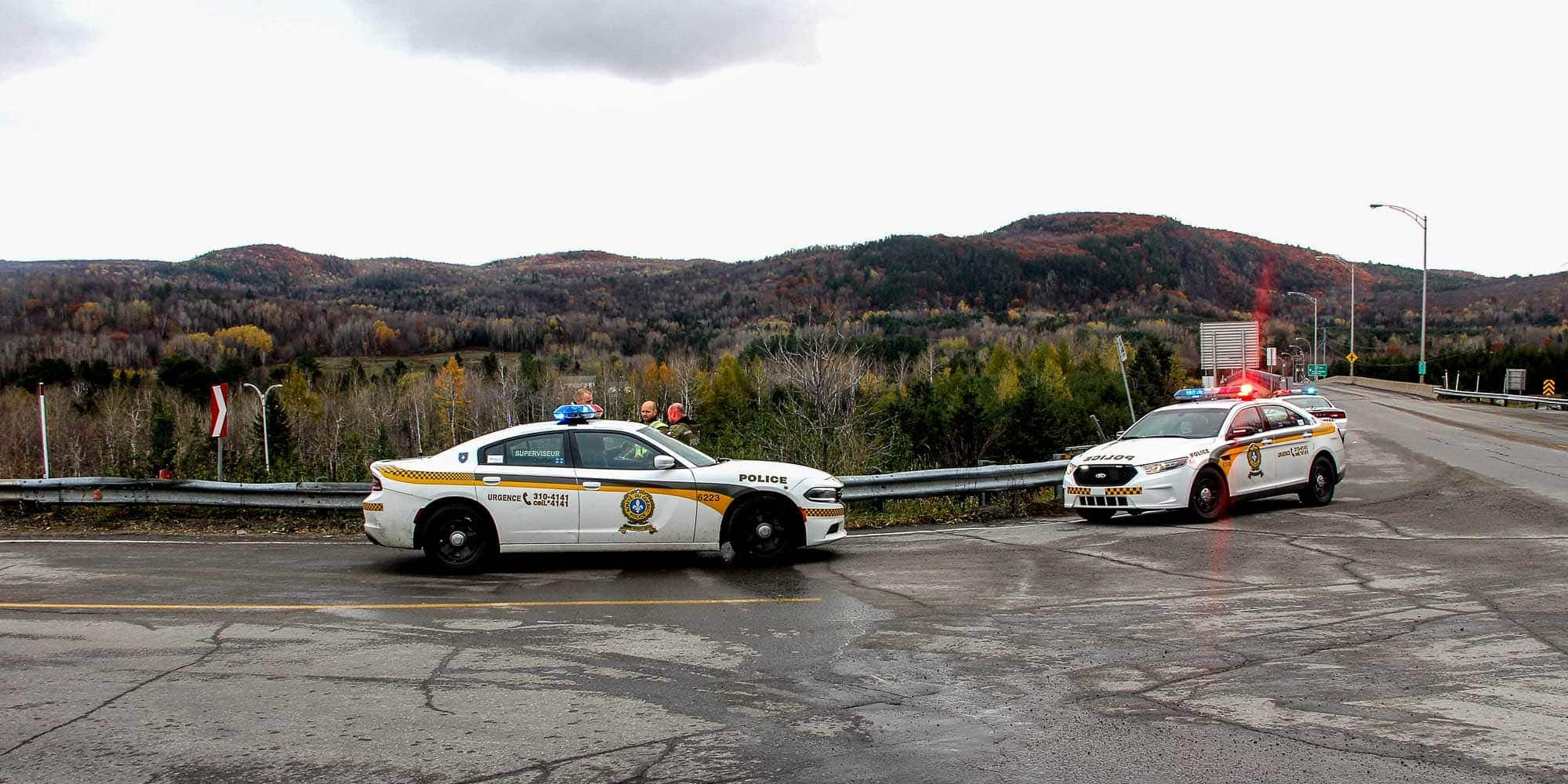 20161030-auto-ravin-chemin-avila-sainte-anne-des-lacs-3