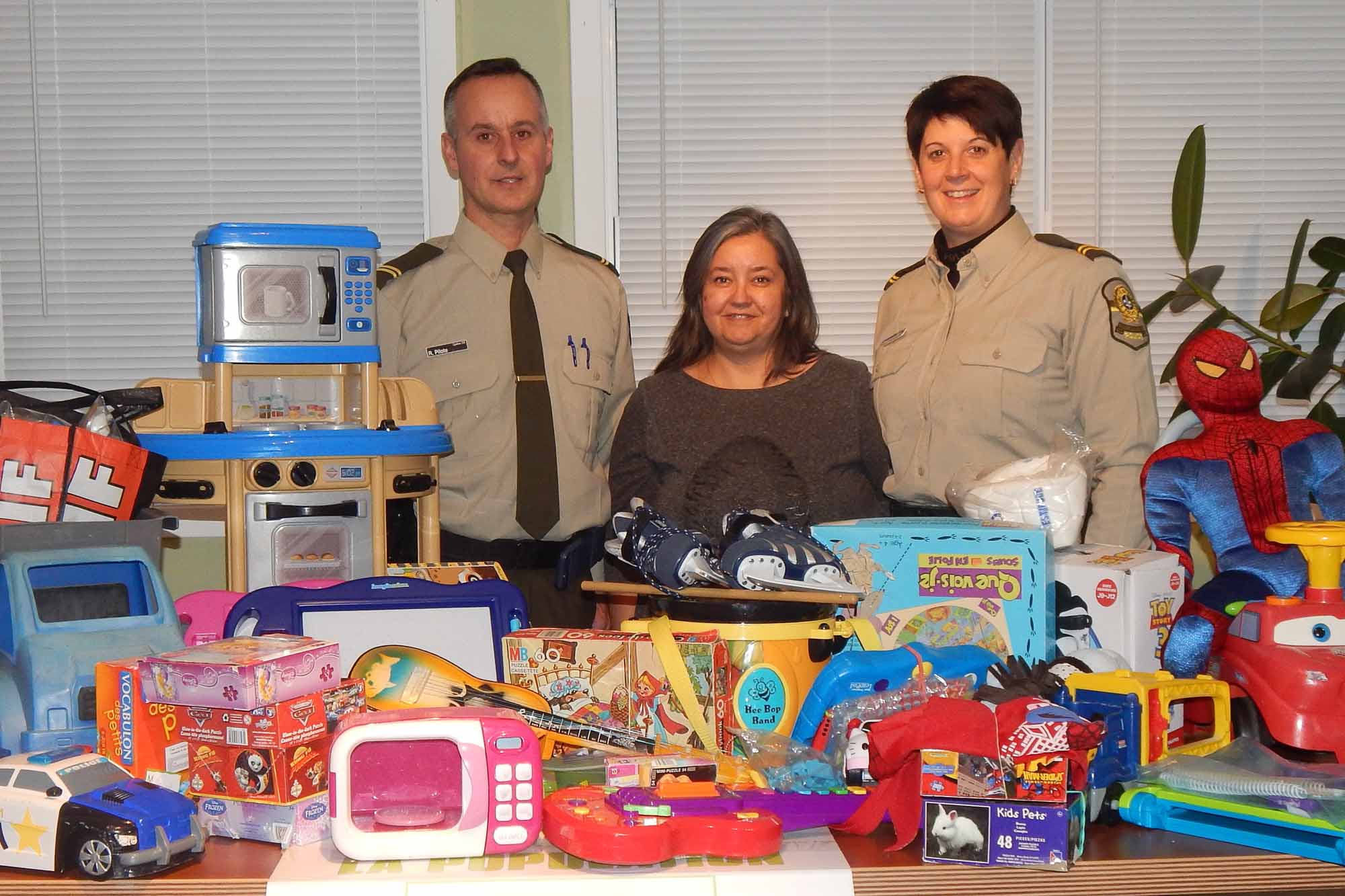 20161213-sainte-agathe-surete-quebec-jouets-noel-club-optimiste