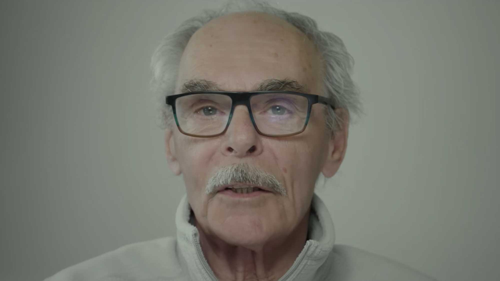 Le réalisateur Jean Beaudin offre un témoignage touchant dans le film de son collègue et ami Fernand Dansereau.