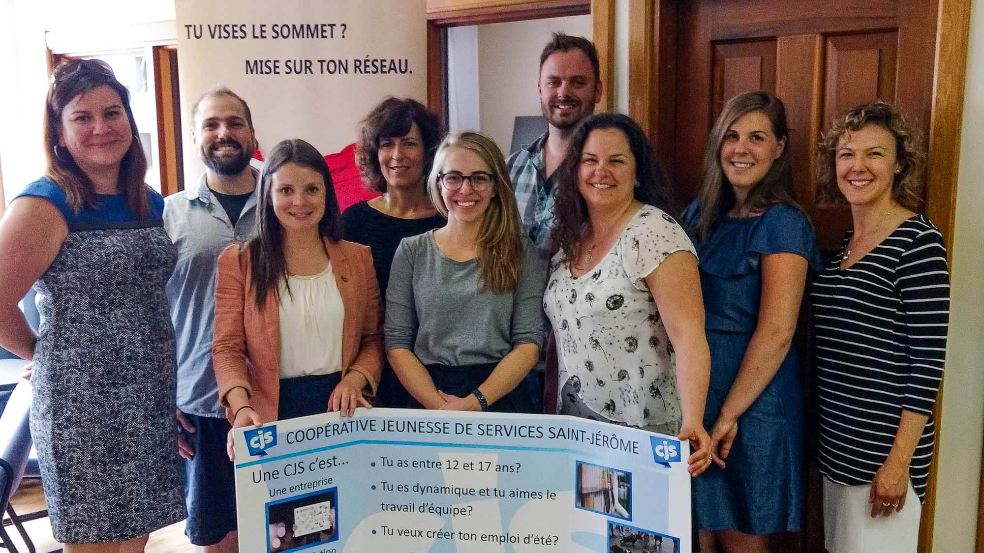 Le comité local est formé de Carmen Sanchez, directrice générale de la Chambre de commerce et d'industrie de Saint-Jérôme métropolitain(CCISJM), Michel Garon, instigateur du projet à la Maison des jeunes Rivière-du-Nord, Andréanne Tremblay de la Caisse Desjardins de Saint-Jérôme, Janie Léveillé-Desjardins, représentante citoyenne, la coordonnatrice du projet Camille Charlebois, Samy Marier de l'aile jeunesse de la CCISJM, Lyne Lafrenière du Carrefour jeunesse emploi Rivière-du-Nord), Roxanne Lecours aussi de l'aile jeunesse de la CCISJM et Geneviève Lapointe-Larouche, mentor. 