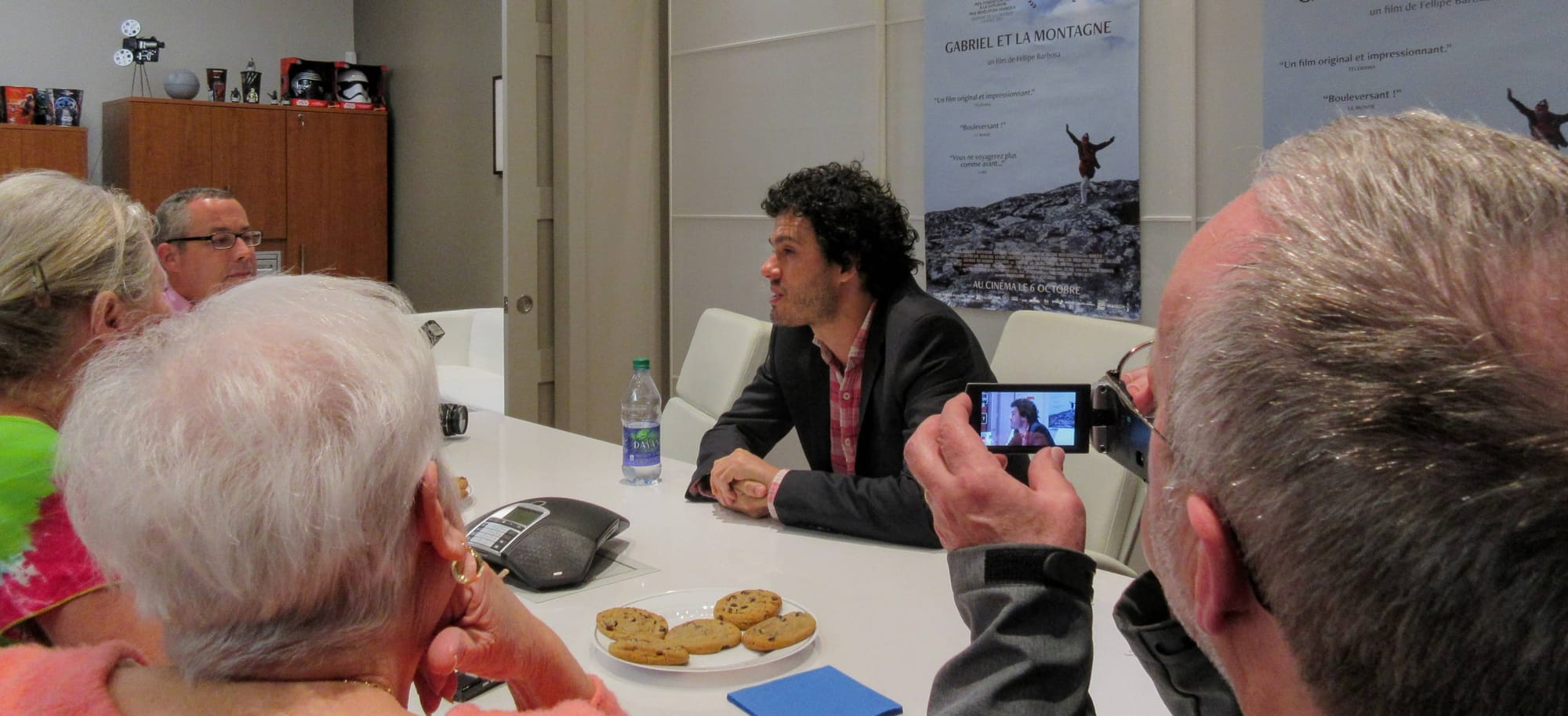 Le réalisateur Fellipe Barbosa en conférence de presse au sujet de son film Gabriel et la Montagne, le 4 octobre 2017.