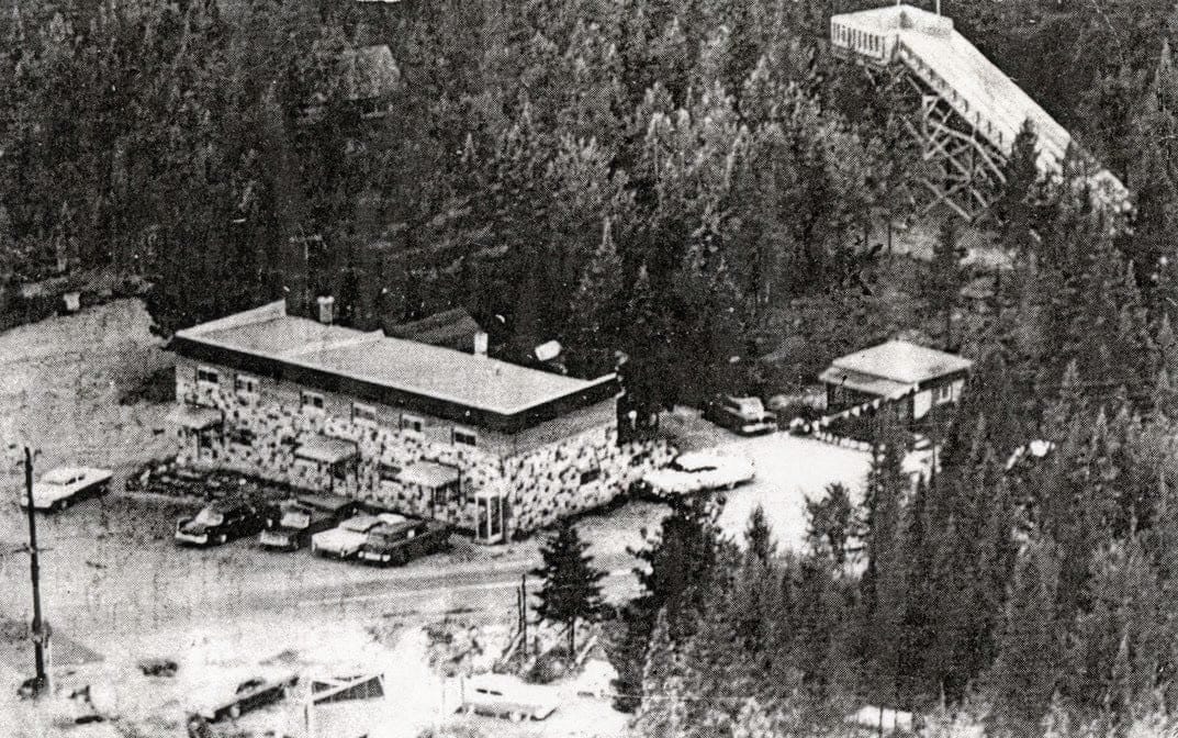 Vue aérienne de l'Hôtel Saint-Colomban, dans les années 1960.