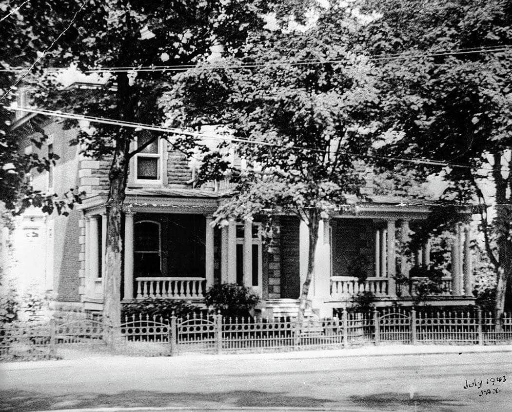 La maison Nantel, devenue la maison funéraire Trudel.