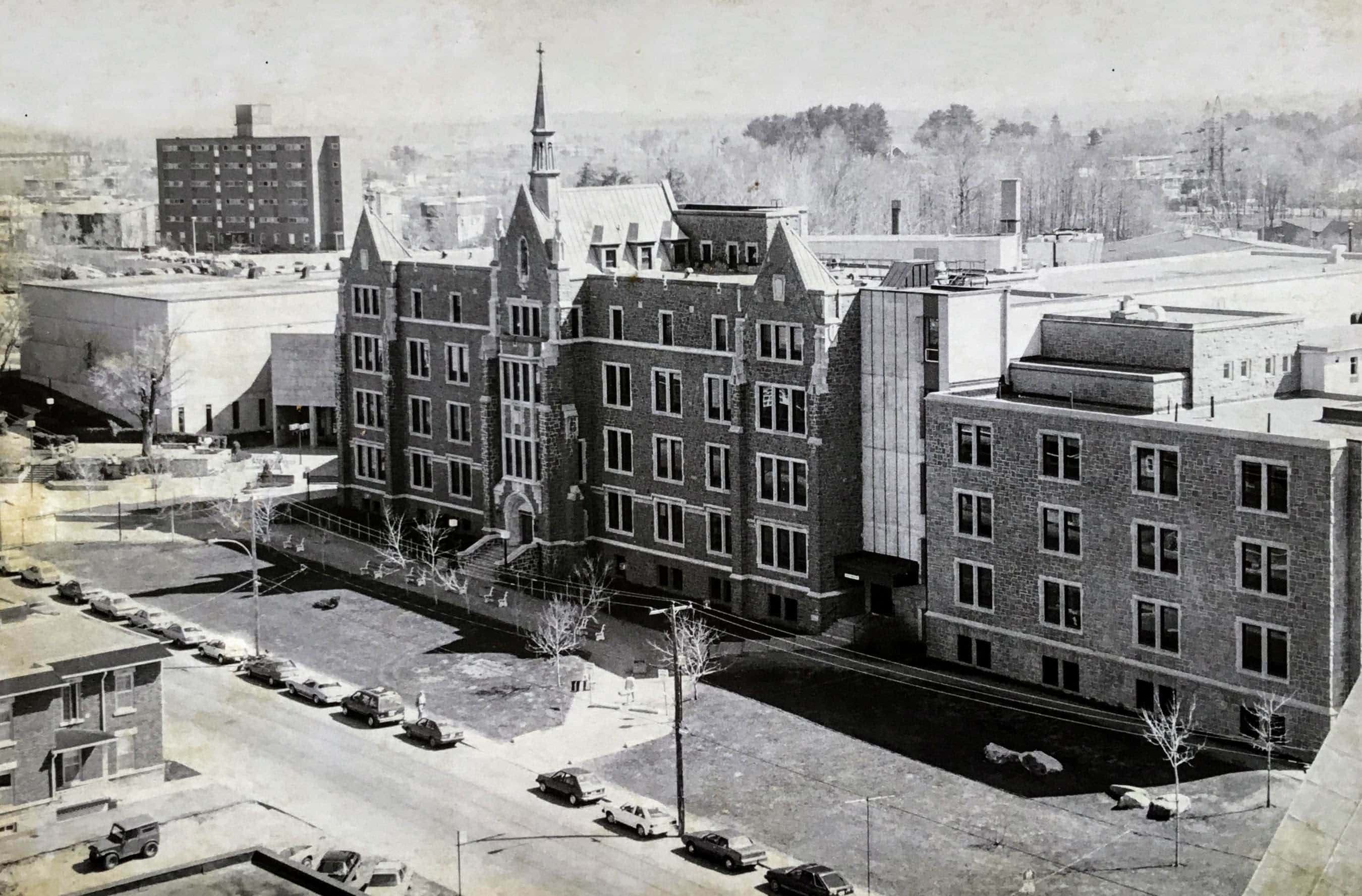 Yvon Robert a notamment présidé le conseil d’administration du cégep jérômien, avant de diriger la Fédération des cégeps au début des années 1980.