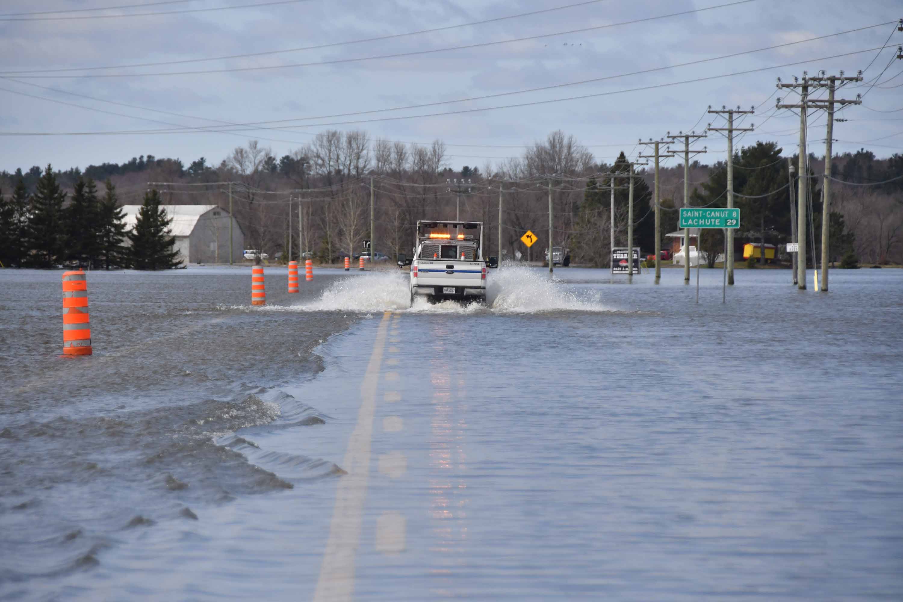 La route 158 est maintenant rouverte à la circulation. Elle a été fermée pendant une semaine. Photo par Alain St-Jean